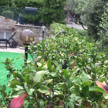 Borgo Piccolo 卡瓦翁贝罗内斯